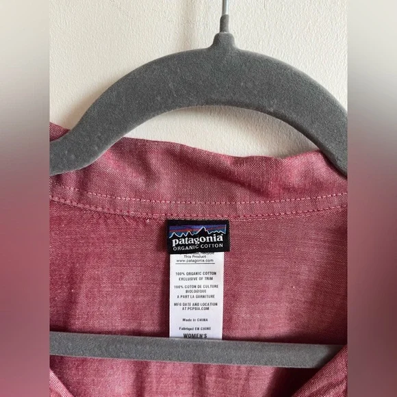 Patagonia W's Long-Sleeved Chambray Shirt - Picture 3 of 12
